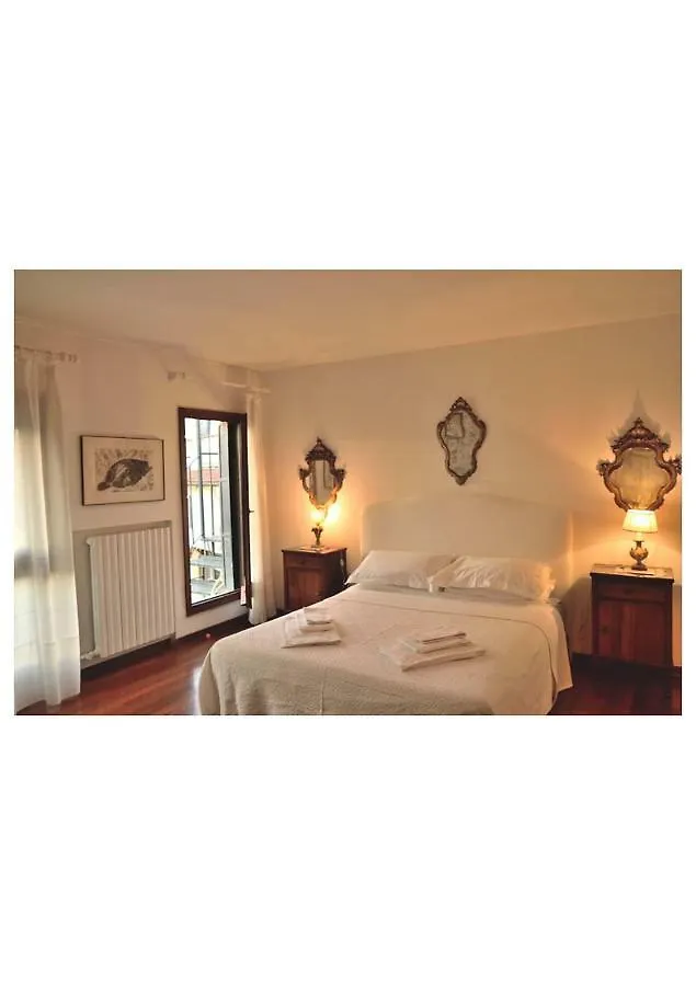 Mimi'S Loft Apartment Venice