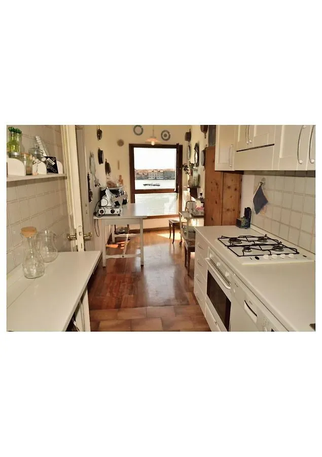 Mimi'S Loft Apartment Venice