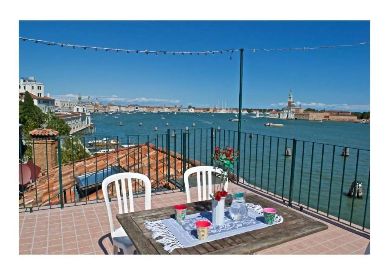 Mimi'S Loft Apartment Venice