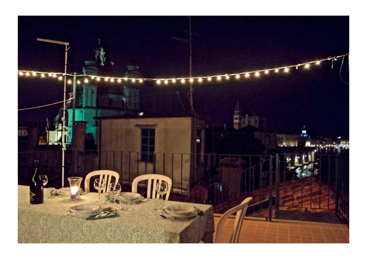 Mimi'S Loft Apartment Venice