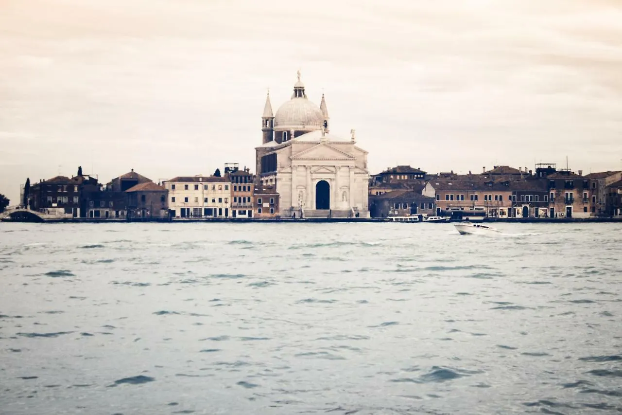 Mimi'S Loft Apartment Venice