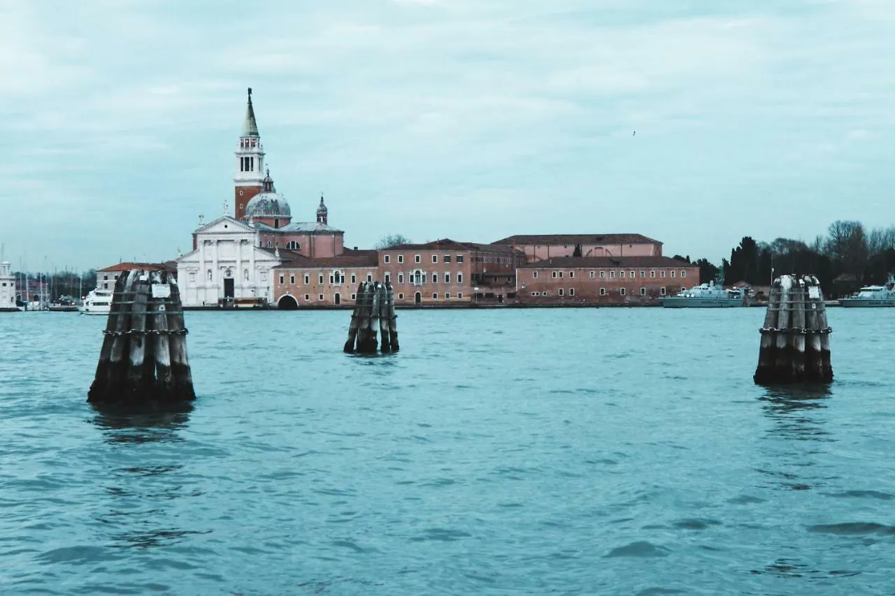 Mimi'S Loft Apartment Venice